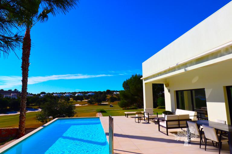 Villas - Alquiler a largo plazo - Las Colinas Golf - 04Rent