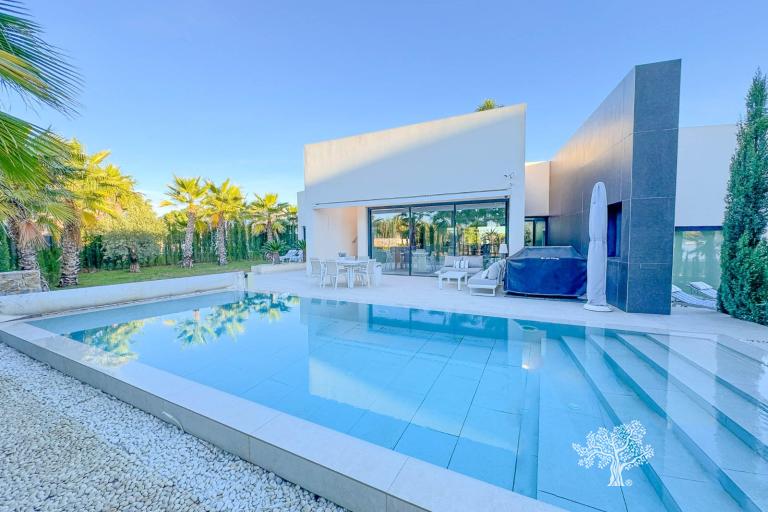 Villas - Reventas - Las Colinas Golf - 139R