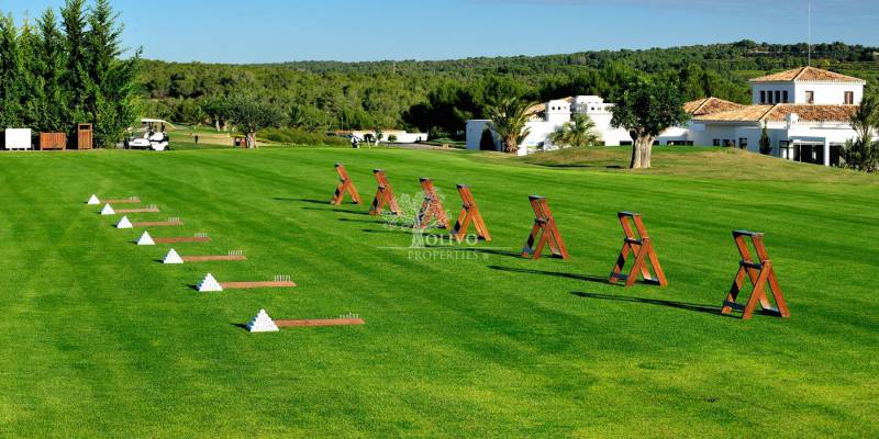Propiedad en venta en Las Colinas, un lugar especial para vivir los apasionados del golf y de la Naturaleza