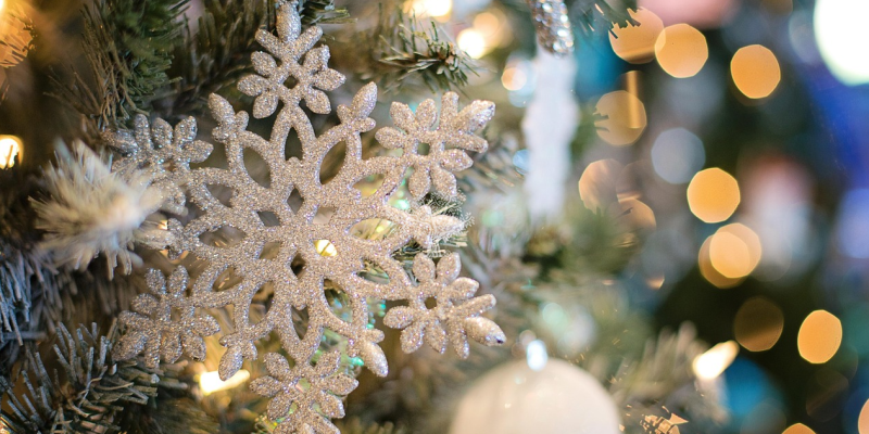 Your estate agency in Las Colinas Golf invites you to experience Christmas under the Mediterranean sun